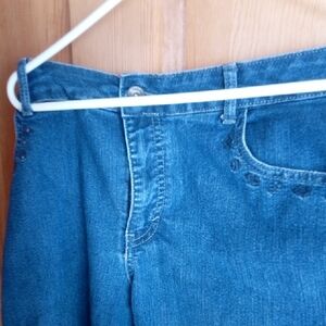 Gloria Vanderbilt Blue Denim Capris